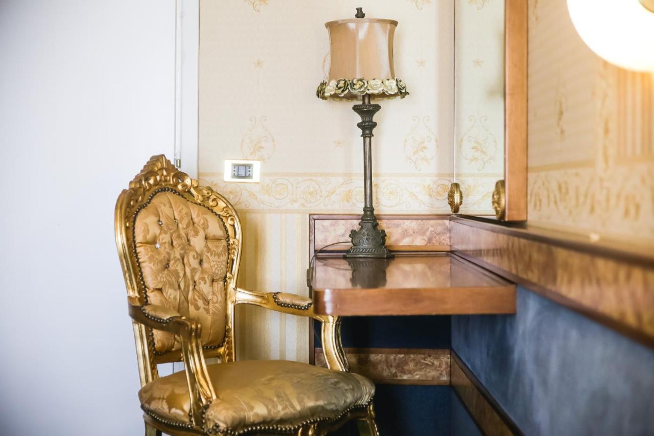 Hotel Villa Pigalle Tezze sul Brenta Dış mekan fotoğraf