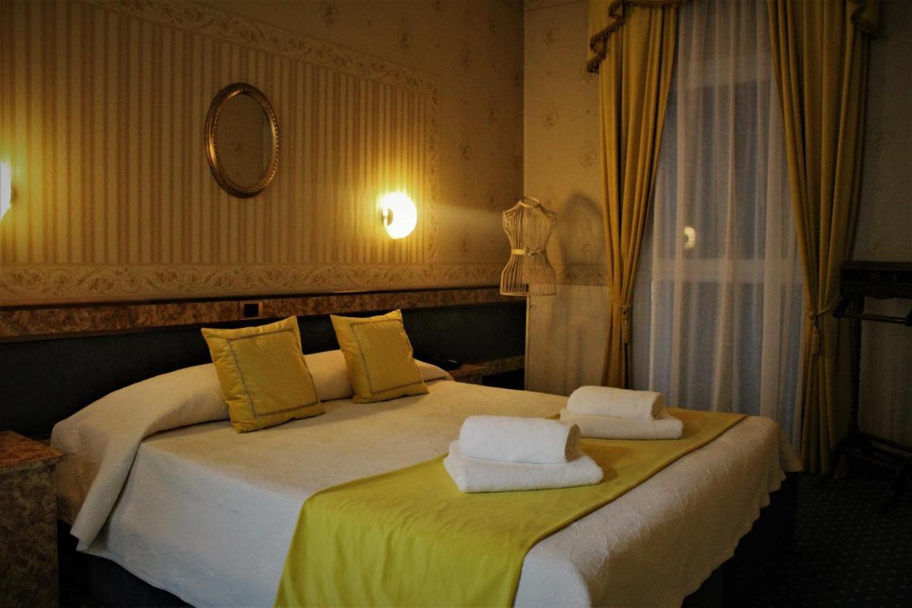 Hotel Villa Pigalle Tezze sul Brenta Dış mekan fotoğraf
