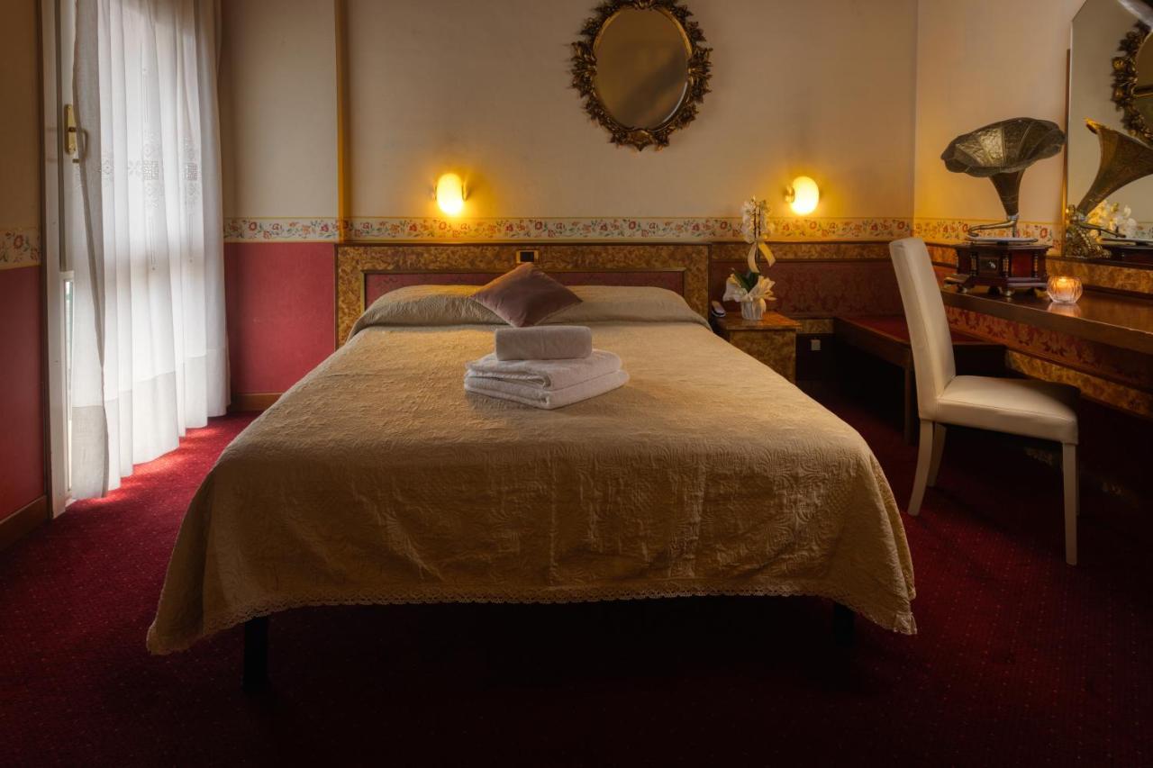 Hotel Villa Pigalle Tezze sul Brenta Dış mekan fotoğraf