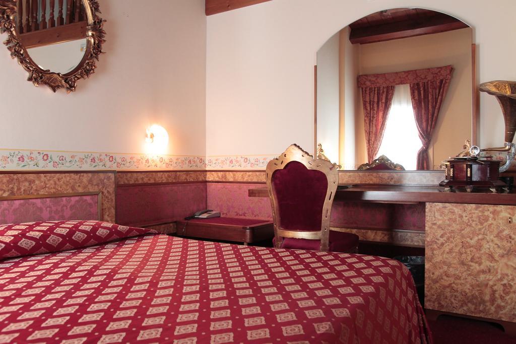 Hotel Villa Pigalle Tezze sul Brenta Dış mekan fotoğraf