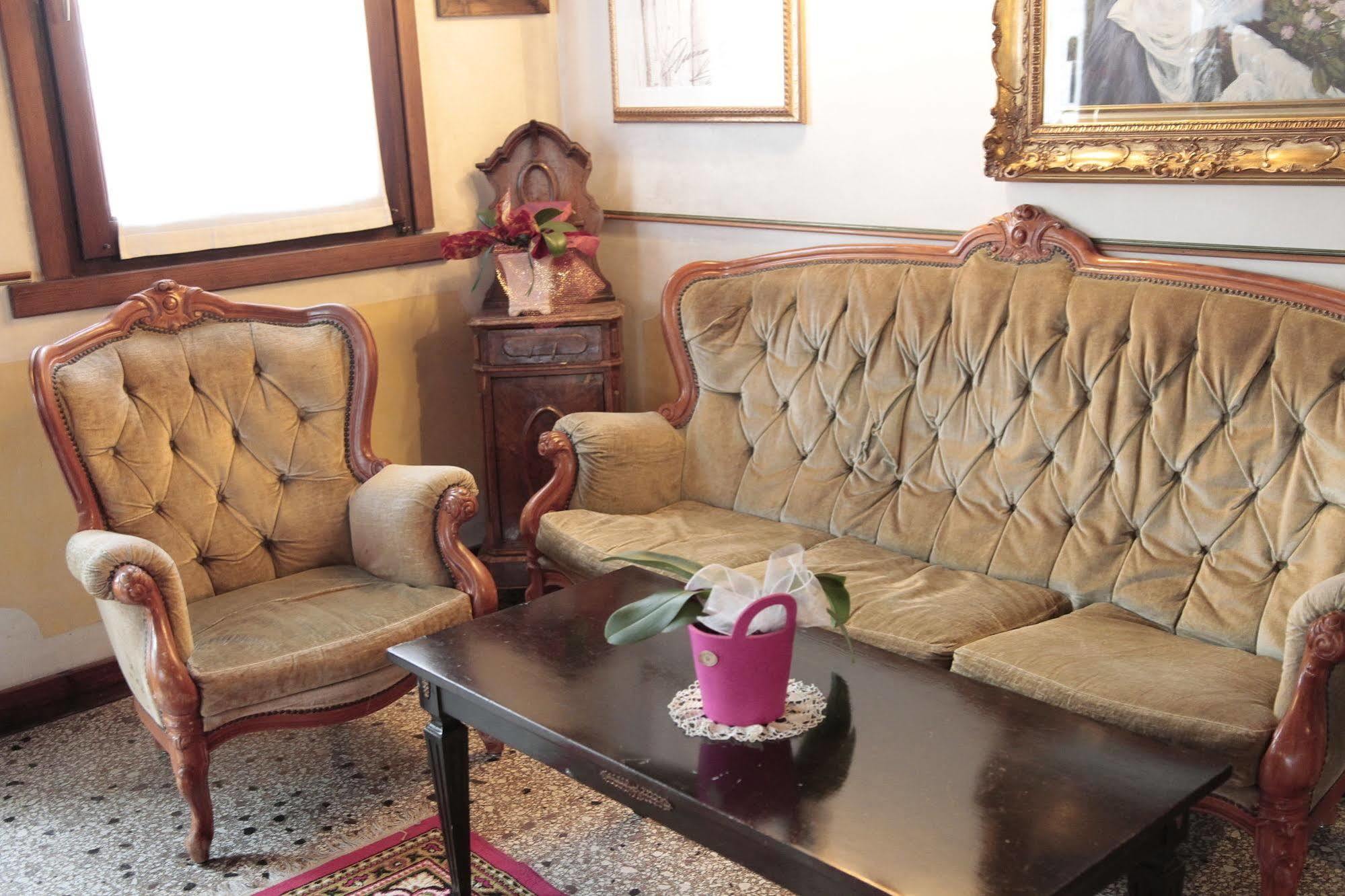 Hotel Villa Pigalle Tezze sul Brenta Dış mekan fotoğraf